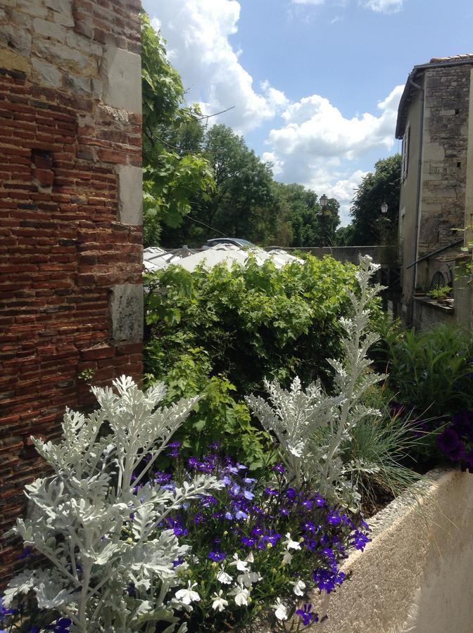 Les Halles Chambre D'hôtes Verteuil-sur-Charente Exterior foto